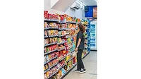 khuc-le-thanh-danh-4BSmVhI8uKM-unsplash_web.jpg grocery aisle