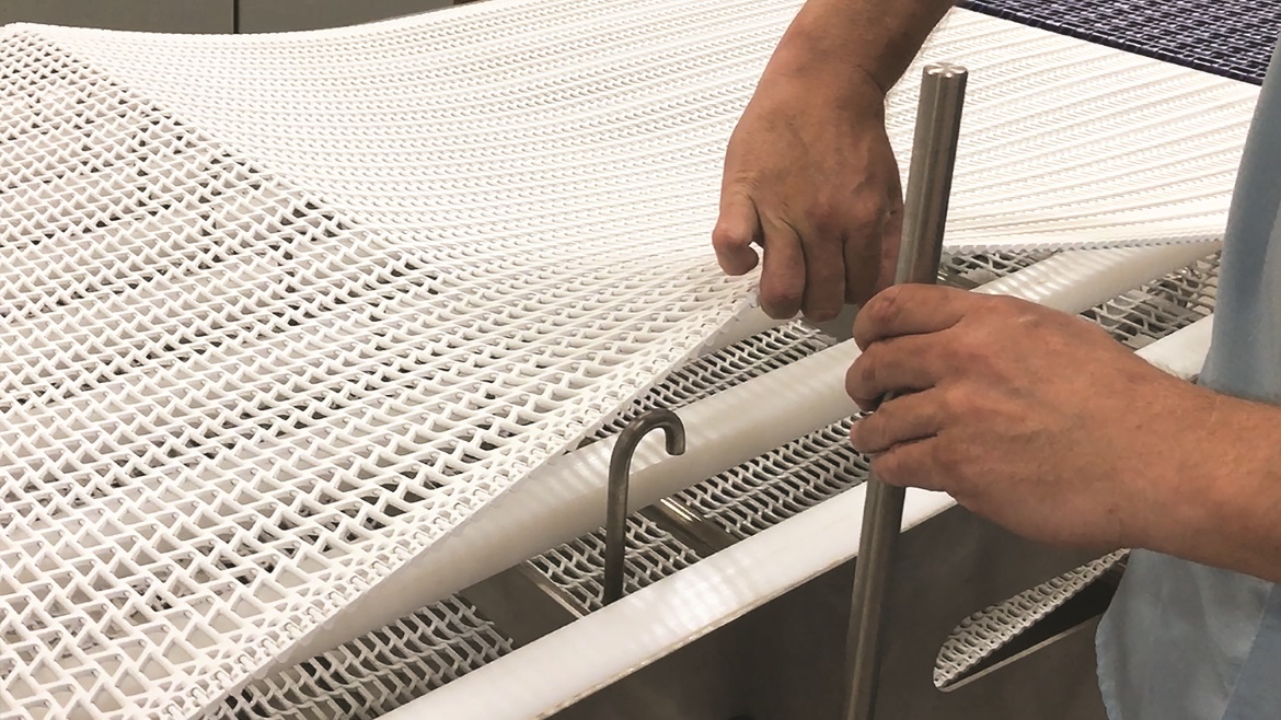 CIP-Sanitary-Flush-Grid-Replaces-Wire-Mesh_by_Multi-Conveyor_HIGH-RES.jpg