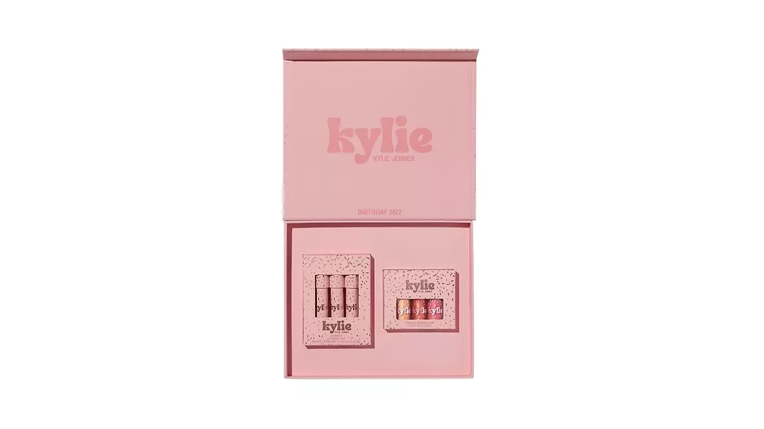 kylie Birthday PR box 175.jpg