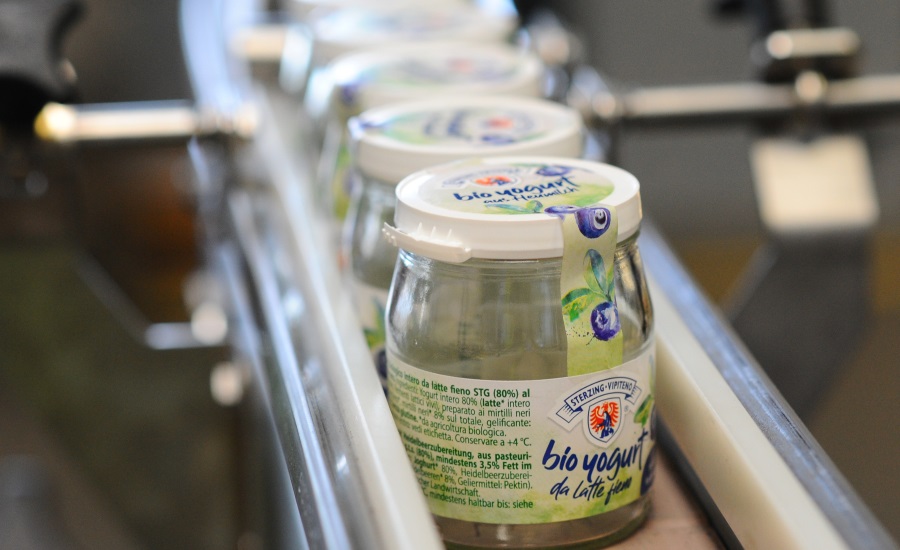 Labeling of yogurt jars