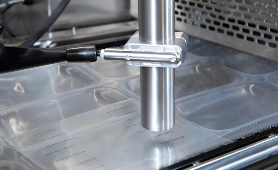 Through various tests, the optimal LEIBINGER ink for marking SÜDPACK's recyclable food films was developed.