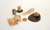 BZEOS sachet, pellets and dried seaweed-900x550.jpg
