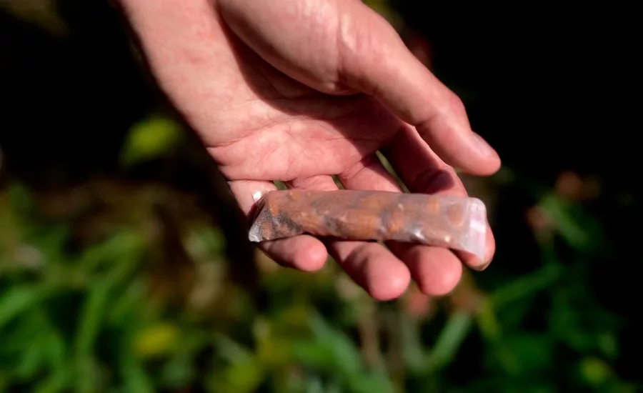 Hand-holding-dissolvable-pod.png