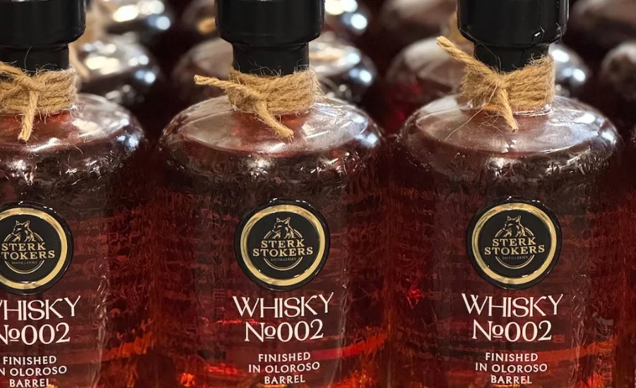 Sterkstokers-whisky-bottles.png