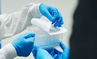 Class-8-Clean-Thermoformed-Tray--Tyvek-Lid.png