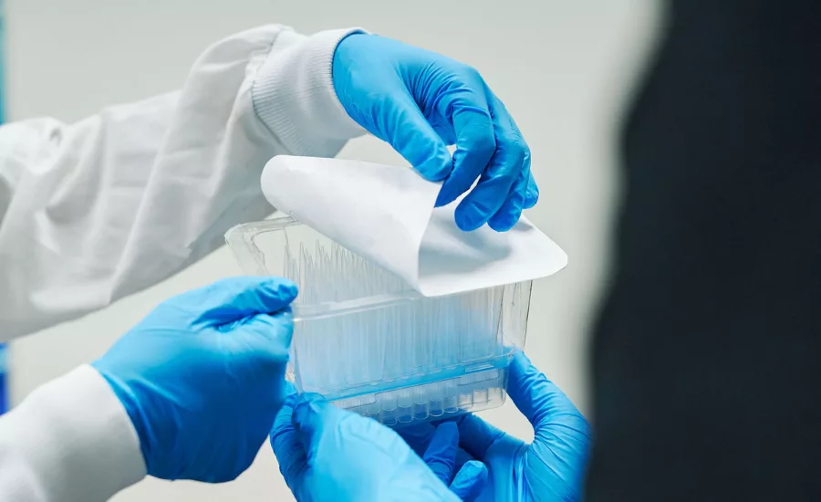 Class-8-Clean-Thermoformed-Tray--Tyvek-Lid.png