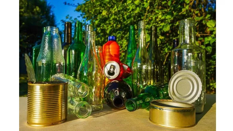Image of cans and bottles eligible for recycling