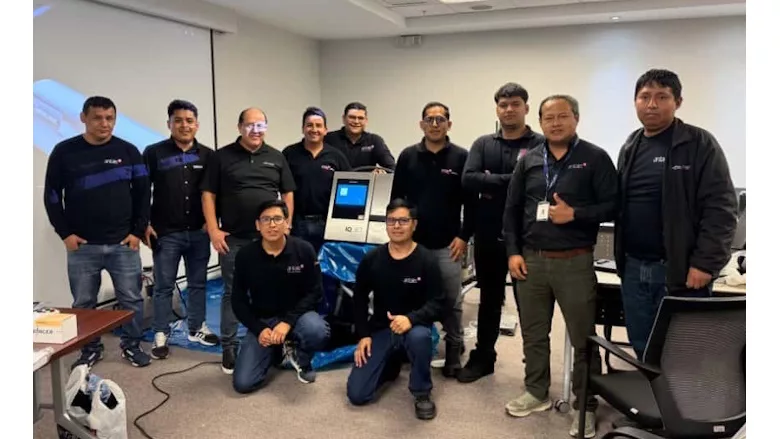 Antalis employees participating in technical training in Peru.