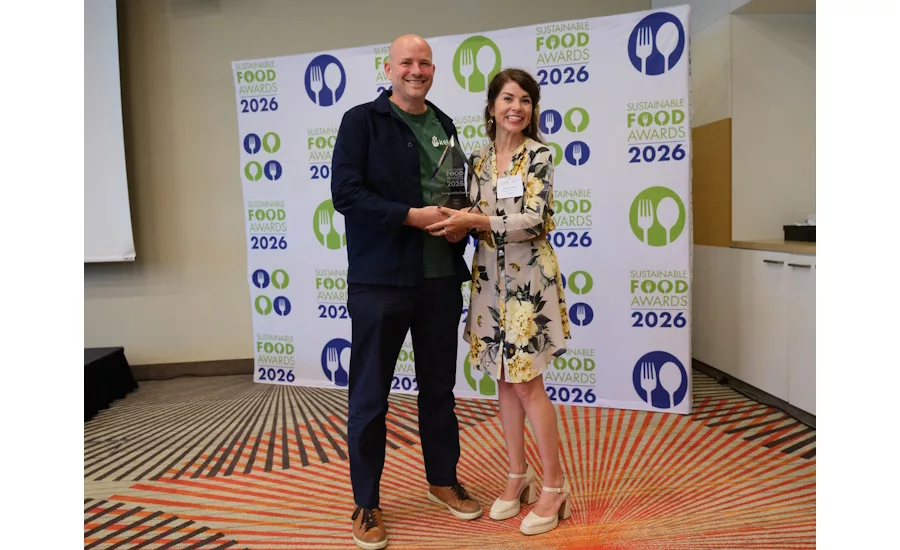 Kelpi CEO Hugo Adams (left) and Dorothy Shaver, Unilever's Global Food Sustainability Director, at the Sustainable Food Awards ceremony in Amsterdam.