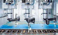 F4 robots at the Destrooper-Olivier installation