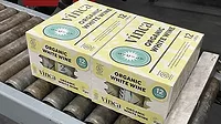 Kingsland’s canned wine in MM Packaging’s full enclosed multipack on a conveyor belt