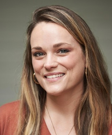 Ayla Wolk 365x439 headshot