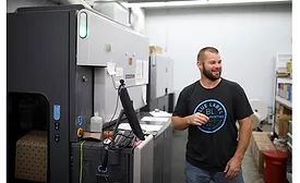 Digital Printer Integrates System That Monitors Job Status While Automatically Driving Production