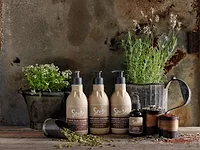 cosmetic packaging